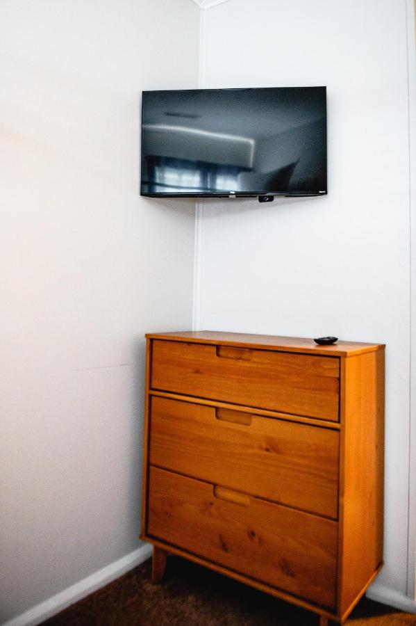 Urban Cottage: Homey & Convenient Huntington Buitenkant foto