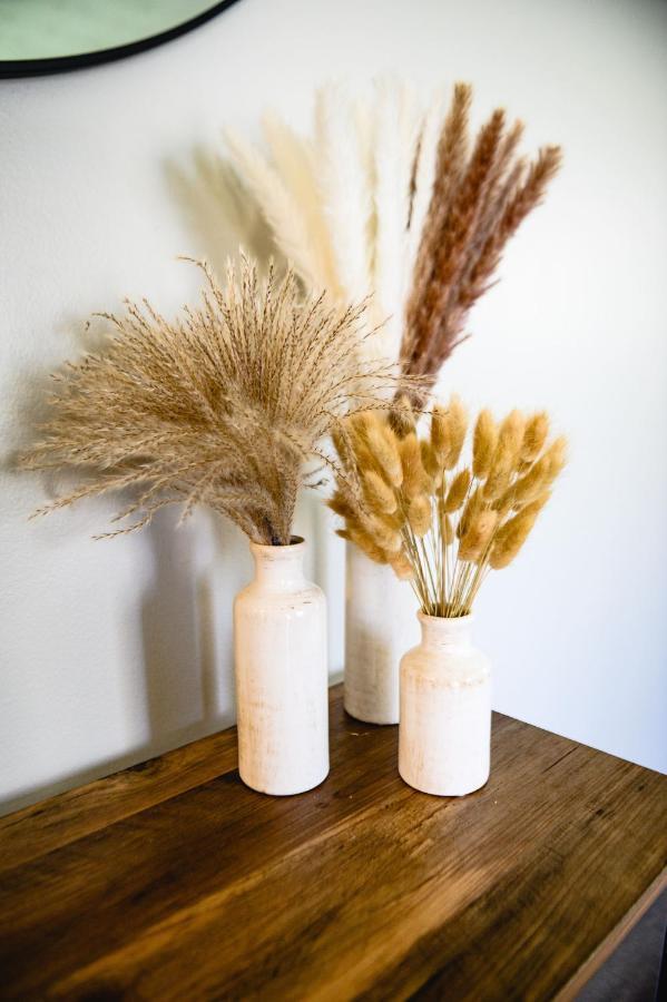 Urban Cottage: Homey & Convenient Huntington Buitenkant foto